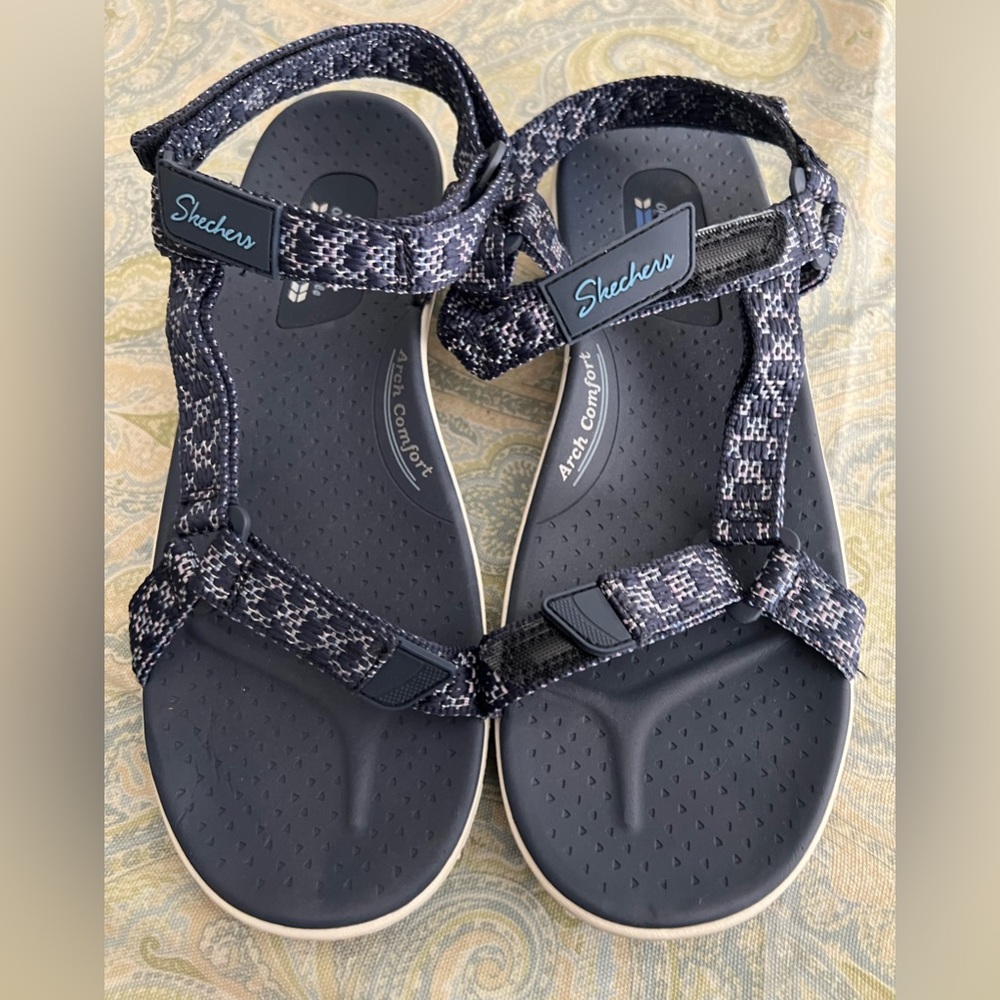 Brand New Size 10 Sketchers Sandals